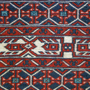 絨毯キリムの中の芸術的幾何学模様