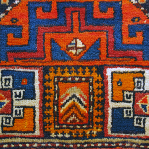 絨毯キリムの中の芸術的幾何学模様