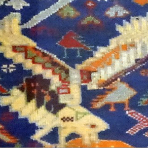 遊牧民の「風に織る絨毯キリム展」に見る不思議なモチーフ