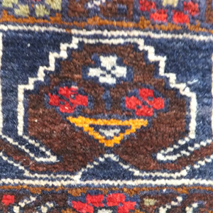 遊牧民の「風に織る絨毯キリム展」に見る不思議なモチーフ